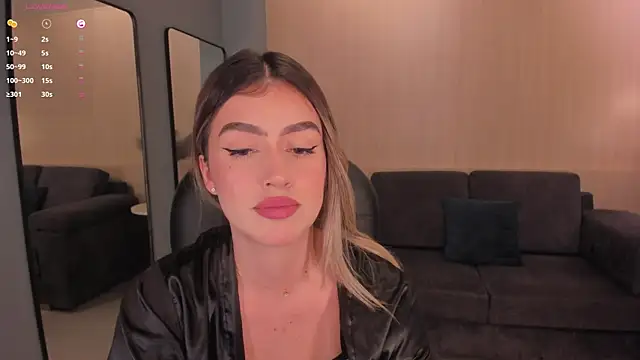 Snapshot of PaulinaSantos_ chatting on March 9, 2025, 8:21 pm PaulinaSantos  online show from March 9, 2025, 8:21 pm