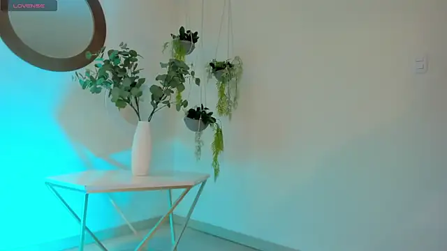 Snapshot of PaulinaSantos_ chatting on March 18, 2025, 7:31 pm PaulinaSantos  online show from March 18, 2025, 7:31 pm