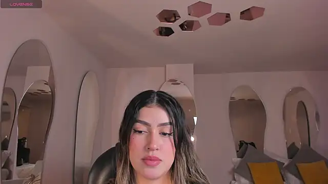 Snapshot of PaulinaSantos_ chatting on September 12, 2025, 7:14 pm PaulinaSantos  online show from September 12, 2025, 7:14 pm