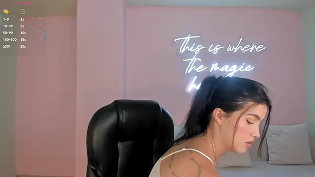 Snapshot of PaulinaSantos_ chatting on September 27, 2025, 7:30 pm PaulinaSantos  online show from September 27, 2025, 7:30 pm