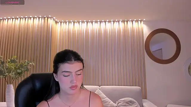 Snapshot of PaulinaSantos_ chatting on October 19, 2025, 5:13 pm PaulinaSantos  online show from October 19, 2025, 5:13 pm