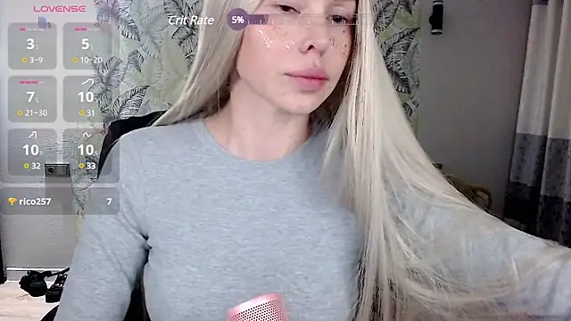 Snapshot of Marmalade_Fox chatting on March 6, 2025, 1:35 pm Marmalade Fox online show from March 6, 2025, 1:35 pm