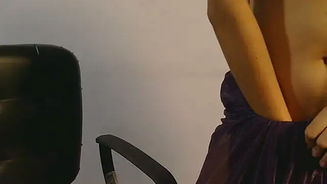 Snapshot of sexy_twisha chatting on March 18, 2025, 3:20 am sexy twisha online show from March 18, 2025, 3:20 am