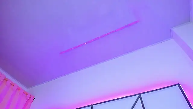 Snapshot of SarayRoyse chatting on January 20, 2025, 7:14 pm SarayRoyse online show from January 20, 2025, 7:14 pm