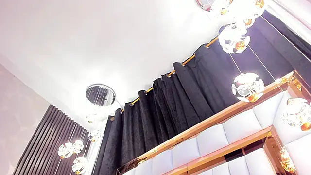 Snapshot of SarayRoyse chatting on March 7, 2025, 10:21 pm SarayRoyse online show from March 7, 2025, 10:21 pm