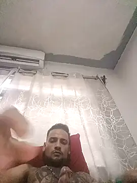 Snapshot of Leonf777 chatting on October 6, 2025, 11:35 pm Leonf777 online show from October 6, 2025, 11:35 pm