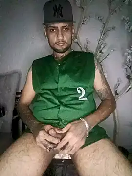 Snapshot of Leonf777 chatting on October 10, 2025, 12:31 am Leonf777 online show from October 10, 2025, 12:31 am