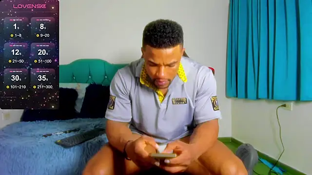 estebanlobo- online show from December 12, 2024, 9:26 pm