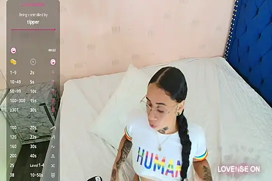 Snapshot of cattaleeyaa chatting on December 22, 2024, 3:33 pm cattaleeyaa online show from December 22, 2024, 3:33 pm