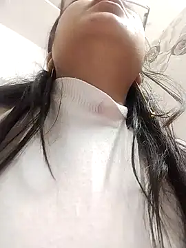 Snapshot of Husnpari20 chatting on December 25, 2024, 1:30 pm Husnpari20 online show from December 25, 2024, 1:30 pm