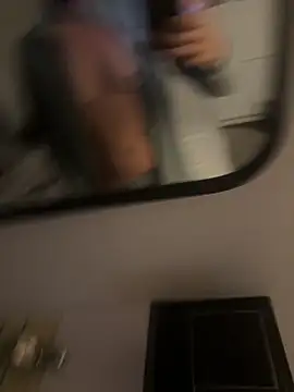 Snapshot of Guitccch chatting on November 4, 2025, 9:03 pm Guitccch online show from November 4, 2025, 9:03 pm