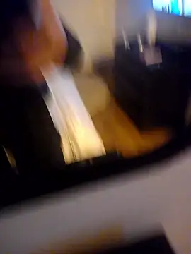 Snapshot of Guitccch chatting on November 9, 2025, 1:48 am Guitccch online show from November 9, 2025, 1:48 am