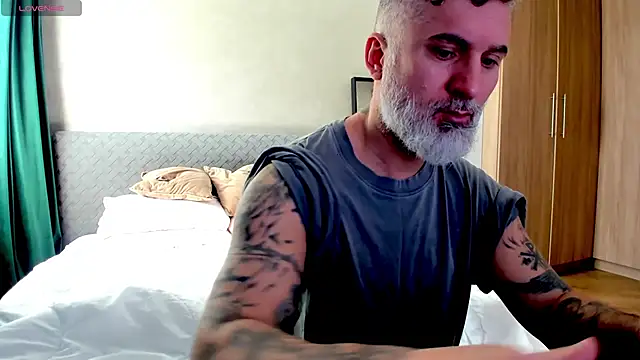 Snapshot of BlowMyXXL chatting on February 20, 2025, 10:48 am BlowMyXXL online show from February 20, 2025, 10:48 am