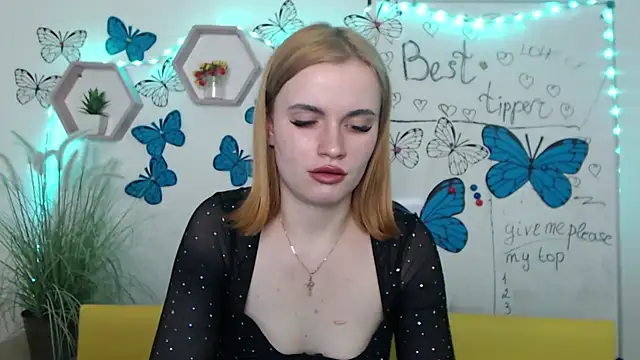 Snapshot of MargaritaKiss chatting on March 12, 2025, 11:12 pm MargaritaKiss online show from March 12, 2025, 11:12 pm