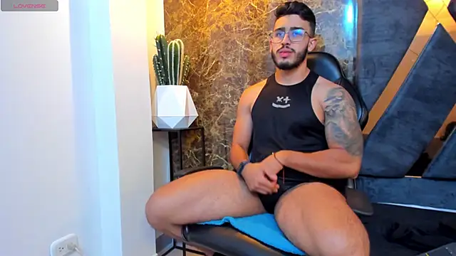 Snapshot of Liam_Kleiin chatting on September 22, 2025, 11:23 am Liam Kleiin online show from September 22, 2025, 11:23 am