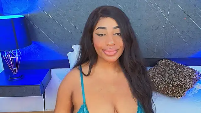 Snapshot of charlottebrowns_ chatting on March 6, 2025, 3:35 pm charlottebrowns  online show from March 6, 2025, 3:35 pm