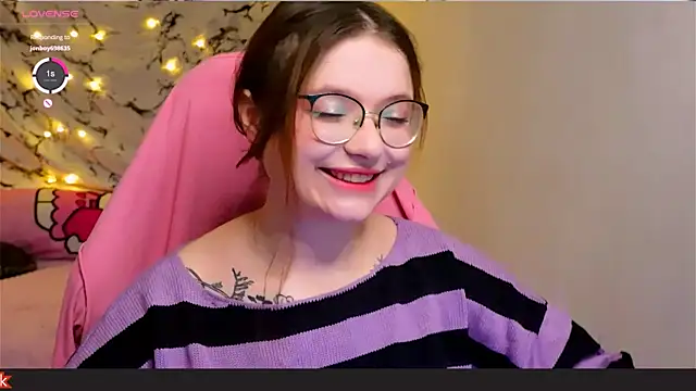 Snapshot of me__hanna chatting on January 17, 2025, 11:18 pm me hanna online show from January 17, 2025, 11:18 pm