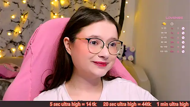 Snapshot of me__hanna chatting on February 6, 2025, 11:37 pm me hanna online show from February 6, 2025, 11:37 pm