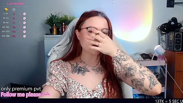 Snapshot of me__hanna chatting on October 22, 2025, 1:06 am me hanna online show from October 22, 2025, 1:06 am