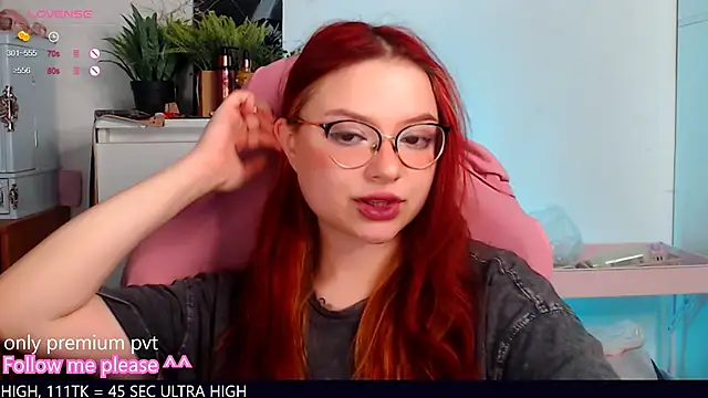 Snapshot of me__hanna chatting on November 10, 2025, 12:09 am me hanna online show from November 10, 2025, 12:09 am