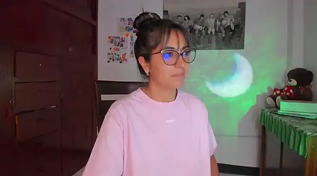 Snapshot of Isabellaa22_1 chatting on February 6, 2025, 11:54 am Isabellaa22 1 online show from February 6, 2025, 11:54 am