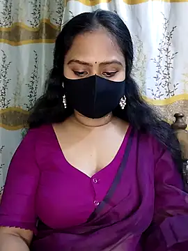 Snapshot of Idhika_Paul chatting on February 13, 2025, 8:45 pm Idhika Paul online show from February 13, 2025, 8:45 pm