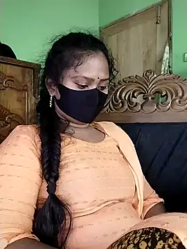 Snapshot of Idhika_Paul chatting on February 24, 2025, 5:22 am Idhika Paul online show from February 24, 2025, 5:22 am