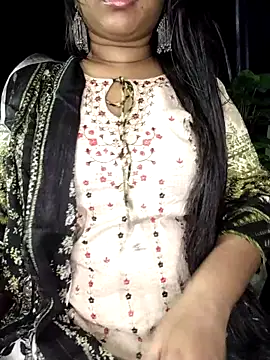 Snapshot of Idhika_Paul chatting on October 6, 2025, 4:43 am Idhika Paul online show from October 6, 2025, 4:43 am