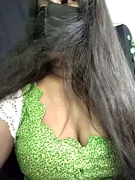 Snapshot of Idhika_Paul chatting on October 27, 2025, 10:08 am Idhika Paul online show from October 27, 2025, 10:08 am