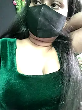 Snapshot of Idhika_Paul chatting on October 31, 2025, 1:17 am Idhika Paul online show from October 31, 2025, 1:17 am