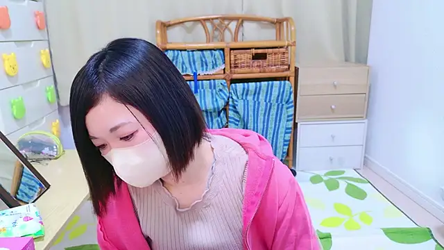 Snapshot of Minami_San chatting on February 19, 2025, 5:49 pm Minami San online show from February 19, 2025, 5:49 pm