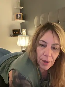 Snapshot of blondebitch2 chatting on January 21, 2025, 7:17 pm blondebitch2 online show from January 21, 2025, 7:17 pm