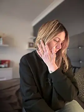 Snapshot of blondebitch2 chatting on January 29, 2025, 3:04 pm blondebitch2 online show from January 29, 2025, 3:04 pm