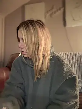 Snapshot of blondebitch2 chatting on February 2, 2025, 11:53 pm blondebitch2 online show from February 2, 2025, 11:53 pm