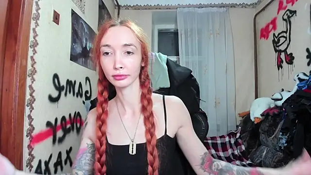 Snapshot of Roxy_Silver chatting on October 11, 2025, 9:35 pm Roxy Silver online show from October 11, 2025, 9:35 pm