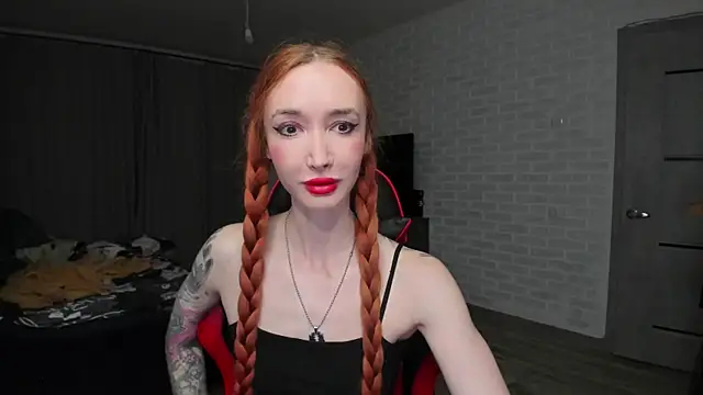 Snapshot of Roxy_Silver chatting on October 26, 2025, 7:09 pm Roxy Silver online show from October 26, 2025, 7:09 pm