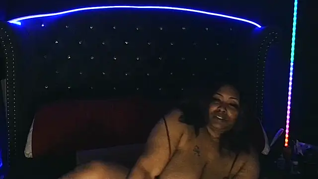 Snapshot of msyvette1970@xh chatting on February 7, 2025, 1:53 pm msyvette1970xh online show from February 7, 2025, 1:53 pm