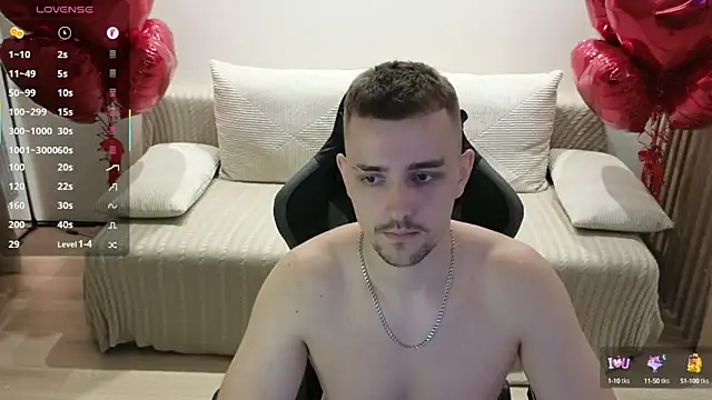 Snapshot of Larstar01 chatting on October 5, 2025, 8:07 pm Larstar01 online show from October 5, 2025, 8:07 pm