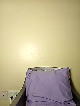 Snapshot of Ayrella02 chatting on September 11, 2025, 1:39 am Ayrella02 online show from September 11, 2025, 1:39 am