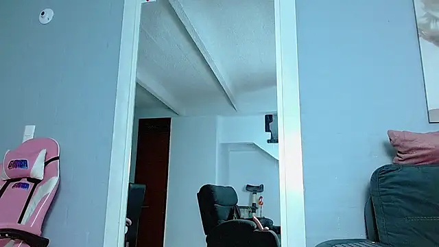 Snapshot of rousebonnett chatting on December 13, 2024, 10:02 pm rousebonnett online show from December 13, 2024, 10:02 pm