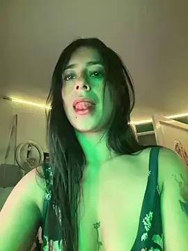 Snapshot of CieloTaylor chatting on December 21, 2024, 1:04 am CieloTaylor online show from December 21, 2024, 1:04 am