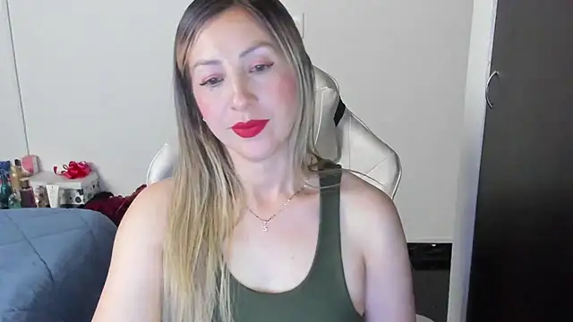 Snapshot of Andreina_Suann chatting on February 11, 2025, 1:20 pm Andreina Suann online show from February 11, 2025, 1:20 pm