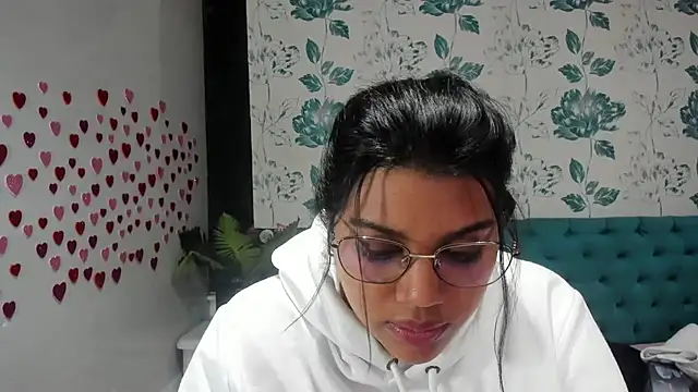 Snapshot of LindaBreeS chatting on January 26, 2025, 8:23 pm LindaBreeS online show from January 26, 2025, 8:23 pm