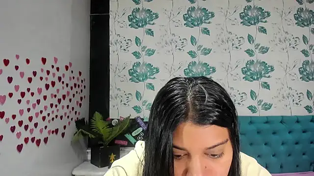 Snapshot of LindaBreeS chatting on January 27, 2025, 1:52 pm LindaBreeS online show from January 27, 2025, 1:52 pm