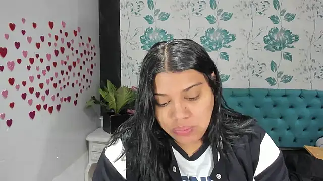 Snapshot of LindaBreeS chatting on February 3, 2025, 1:51 pm LindaBreeS online show from February 3, 2025, 1:51 pm