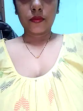 Snapshot of sexyindi_couple chatting on March 10, 2025, 7:21 am sexyindi couple online show from March 10, 2025, 7:21 am