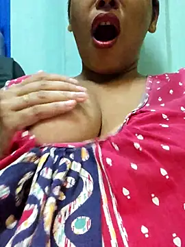 Snapshot of sexyindi_couple chatting on September 23, 2025, 1:36 pm sexyindi couple online show from September 23, 2025, 1:36 pm