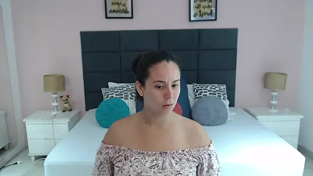 Snapshot of MadisonJenner chatting on January 3, 2025, 12:52 pm MadisonJenner online show from January 3, 2025, 12:52 pm