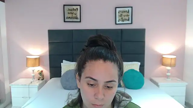 Snapshot of MadisonJenner chatting on January 17, 2025, 11:17 am MadisonJenner online show from January 17, 2025, 11:17 am