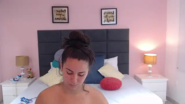 Snapshot of MadisonJenner chatting on January 19, 2025, 2:59 pm MadisonJenner online show from January 19, 2025, 2:59 pm